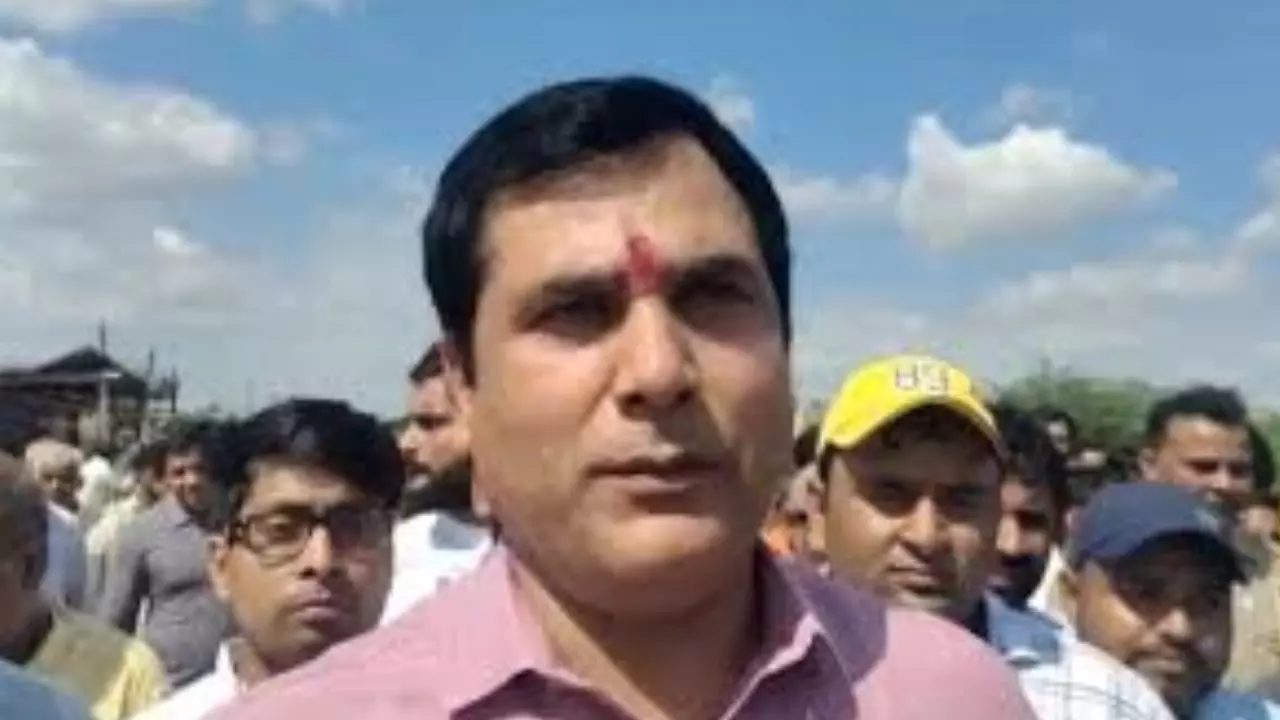 UP: चाहें तो फांसी दे दो..., BJP विधायक क्यों देनी पड़ी खुद बुलडोजर चला देने की धमकी