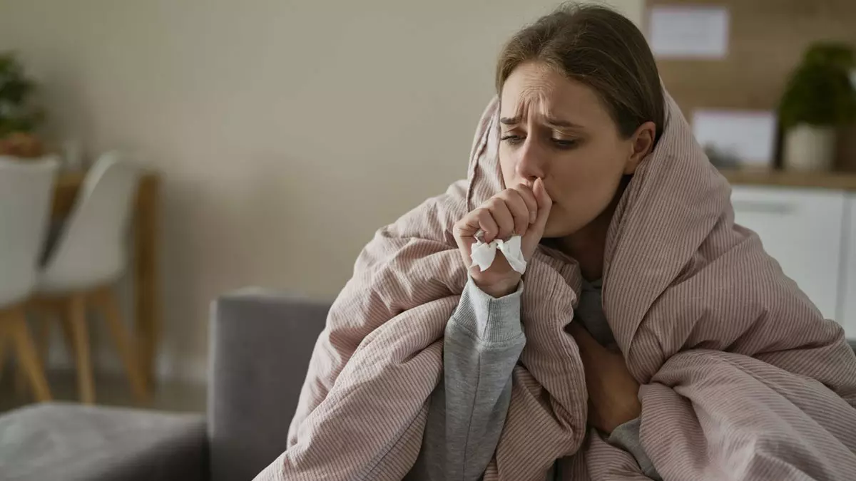 सेहत के लिए खतरनाक हैं कफ सिरप, इन घरेलू उपायों से खांसी में मिलेगी राहत