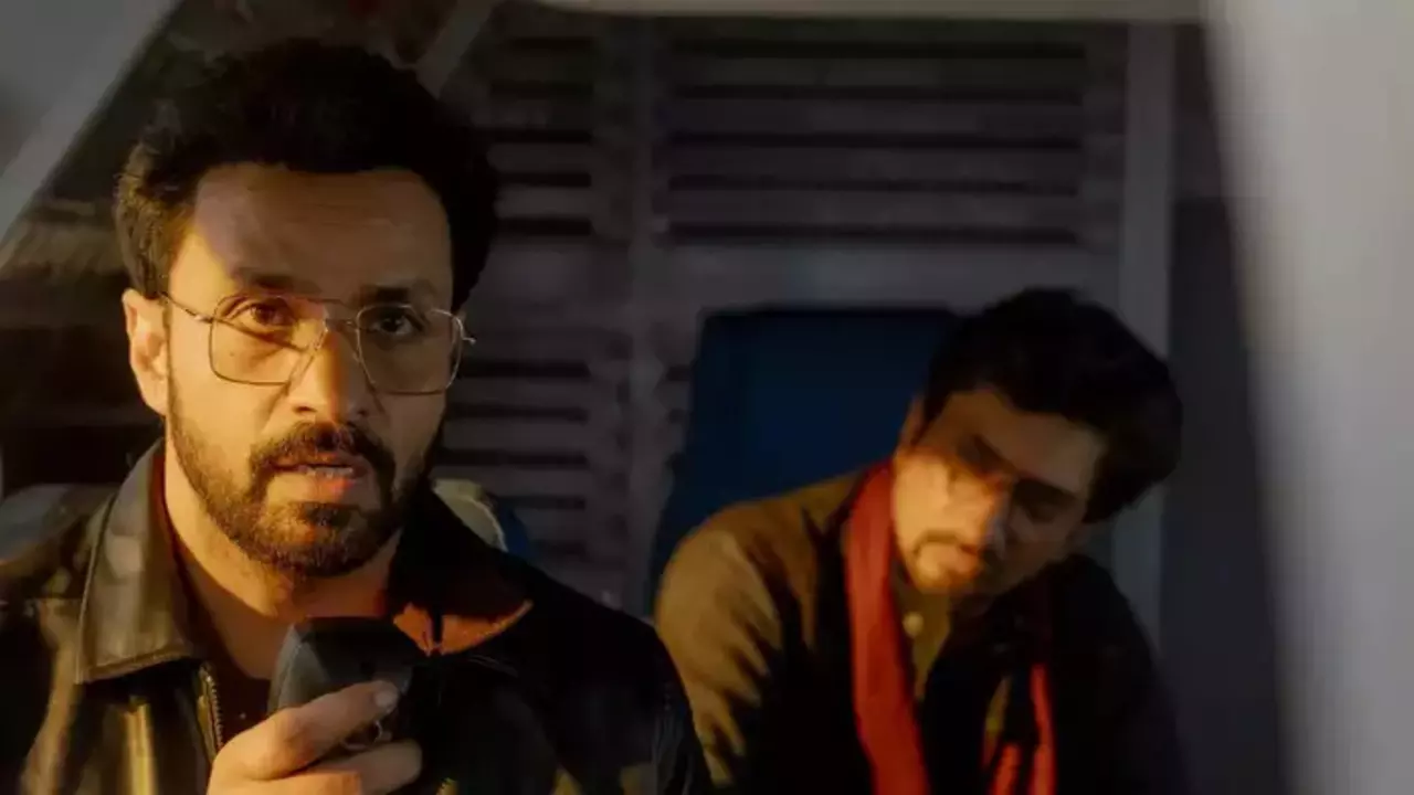 आईसी 814: द कंधार हाईजैक में ऐक्टिंग से राजीव ठाकुर ने किया सरप्राइज आईसी 814: द कंधार हाईजैक में ऐक्टिंग से राजीव ठाकुर ने किया सरप्राइज