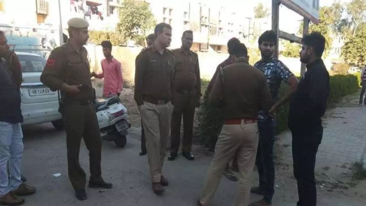 पड़ोसी के घर हुक्का लेने आया युवक, तीन लोगों ने पीटकर मार डाला