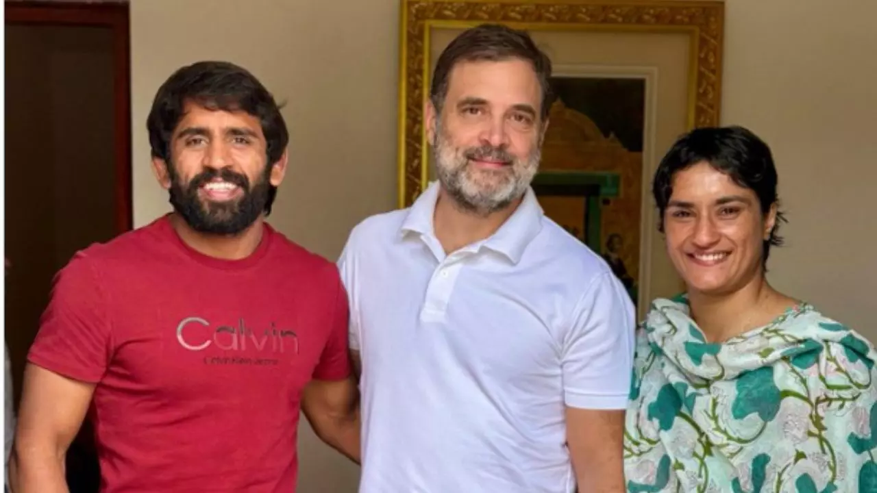 राहुल से मिले बजरंग-विनेश, हरियाणा में कांग्रेस खेल सकती है बड़ा दांव राहुल से मिले बजरंग-विनेश, हरियाणा में कांग्रेस खेल सकती है बड़ा दांव