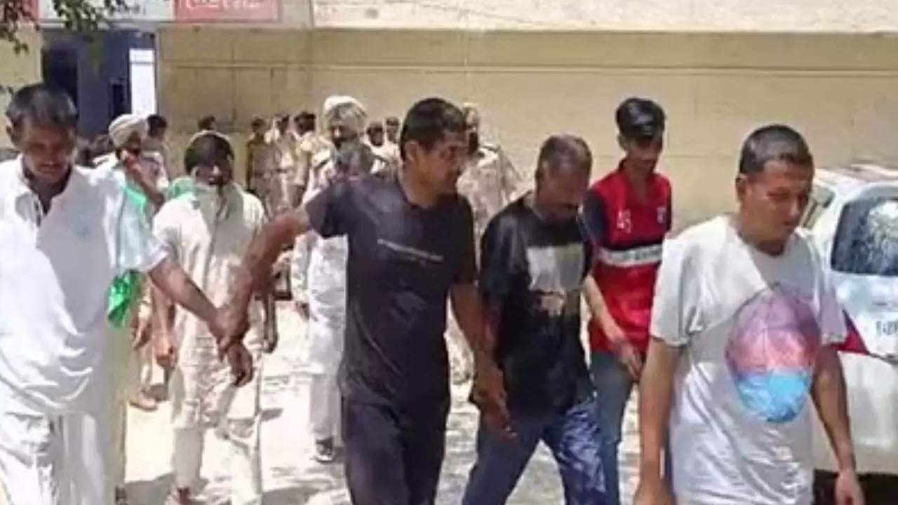 भारत की जेलों से 14 पाक कैदी रिहा, वाघा बॉर्डर से हुई पाकिस्तान वापसी