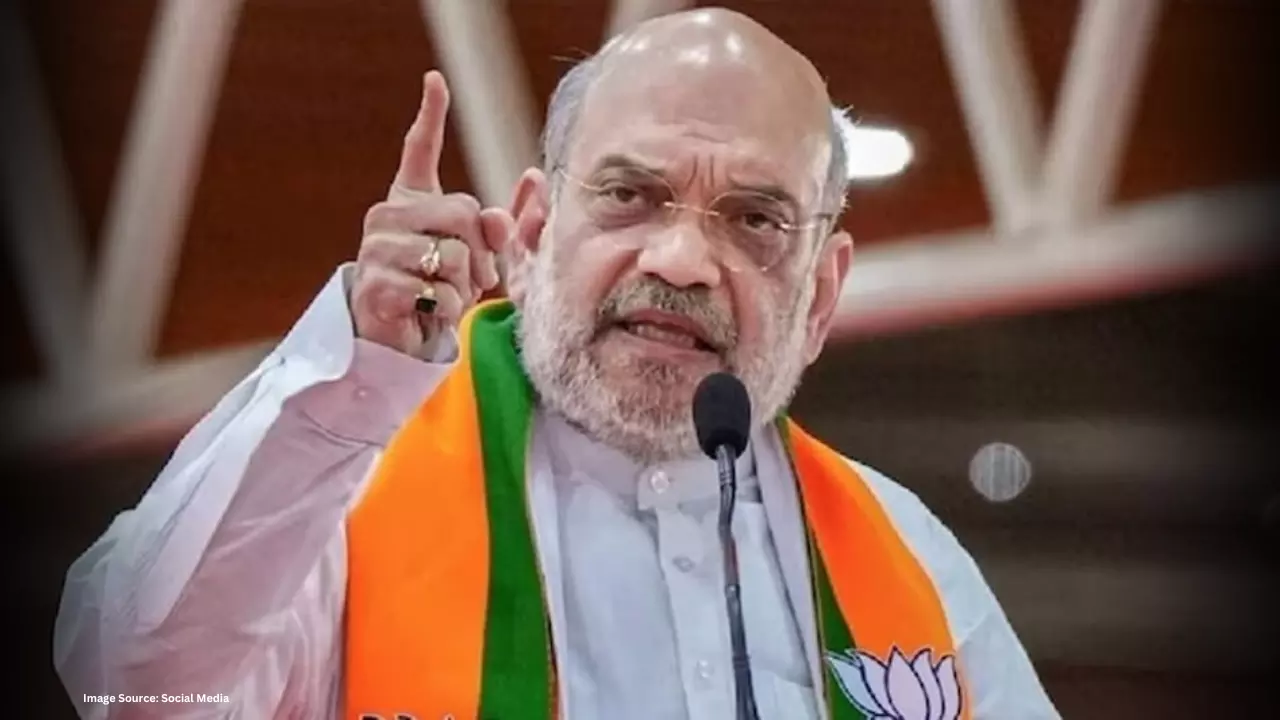शांति नहीं तो बातचीत नहीं, जम्मू-कश्मीर में अमित शाह की हुंकार से थर्राया पाकिस्तान शांति नहीं तो बातचीत नहीं, जम्मू-कश्मीर में अमित शाह की हुंकार से थर्राया पाकिस्तान