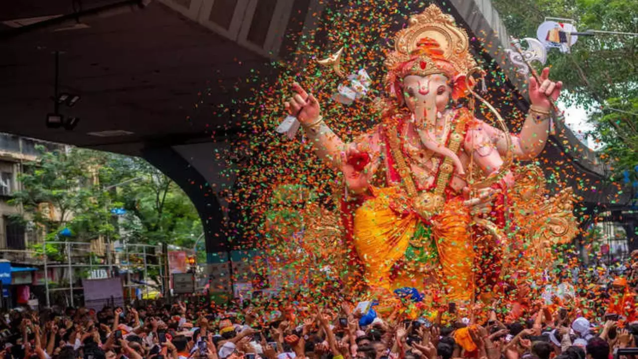 जानें महाराष्ट्र में कब शुरू हुई गणेश चतुर्थी का त्योहार मनाने की परंपरा? जानें महाराष्ट्र में कब शुरू हुई गणेश चतुर्थी का त्योहार मनाने की परंपरा?