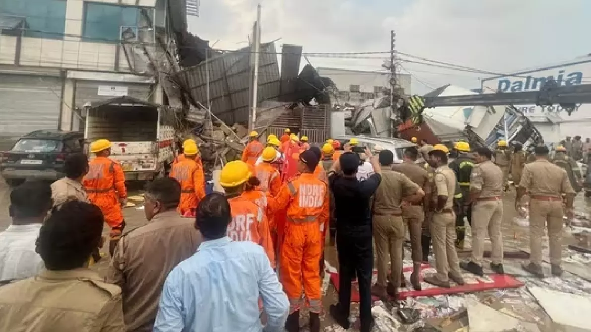 लखनऊ में बिल्डिंग गिरने से अबतक 8 लोगों की मौत, पीड़ितों से मिलेंगे सीएम योगी; बिल्डिंग मालिक पर केस दर्ज