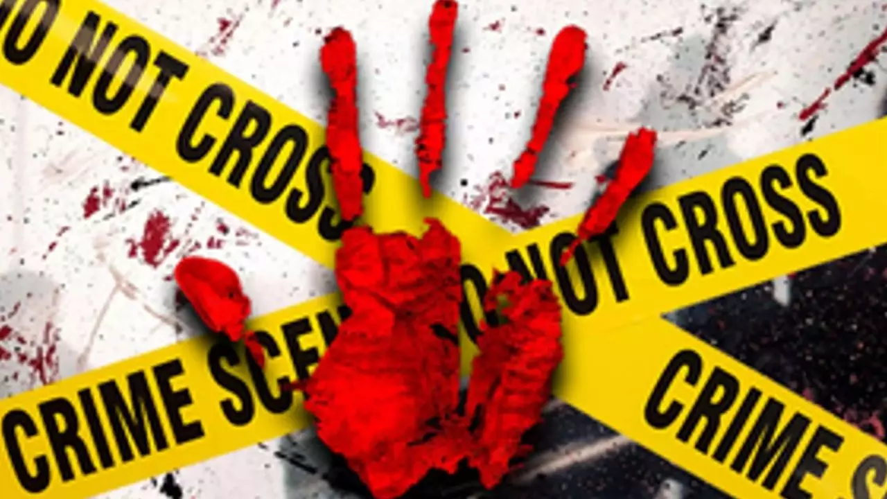 बाप बना दरिंदा, एक बेटे को फंदे से लटकाया तो दूसरे का घोंट रहा था गला