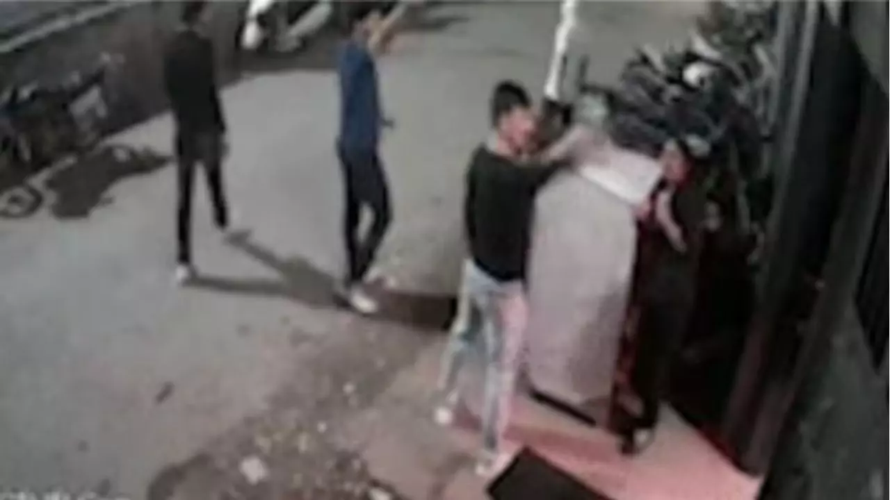 दिल्ली में क्लब के बाहर अंधाधुंध फायरिंग; CCTV वीडियो में आरोपी की धमकी सिर में गोली मार दूंगा