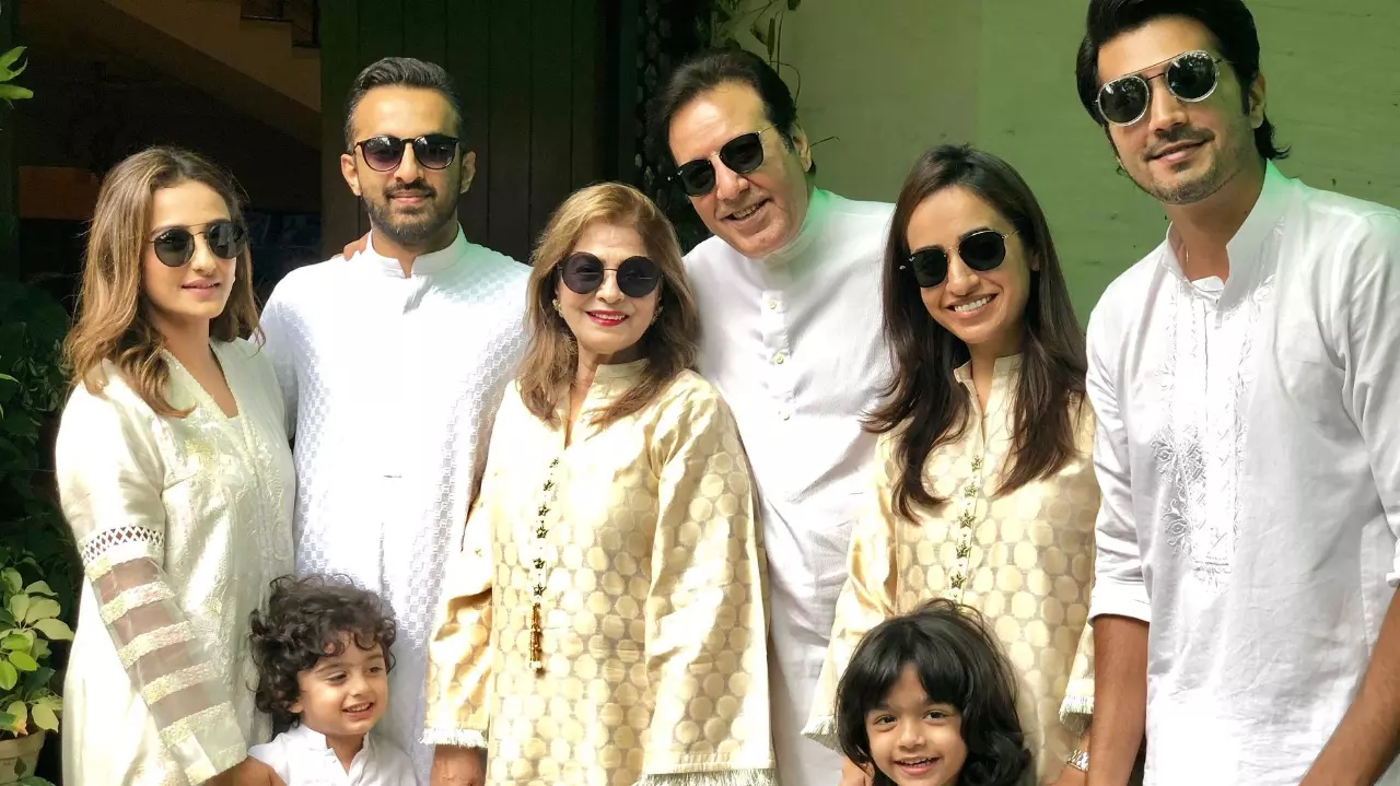 पाकिस्तानी एक्ट्रेस Momal Sheikh ने खुद के परिवार को बताया बॉलीवुड का कपूर परिवार