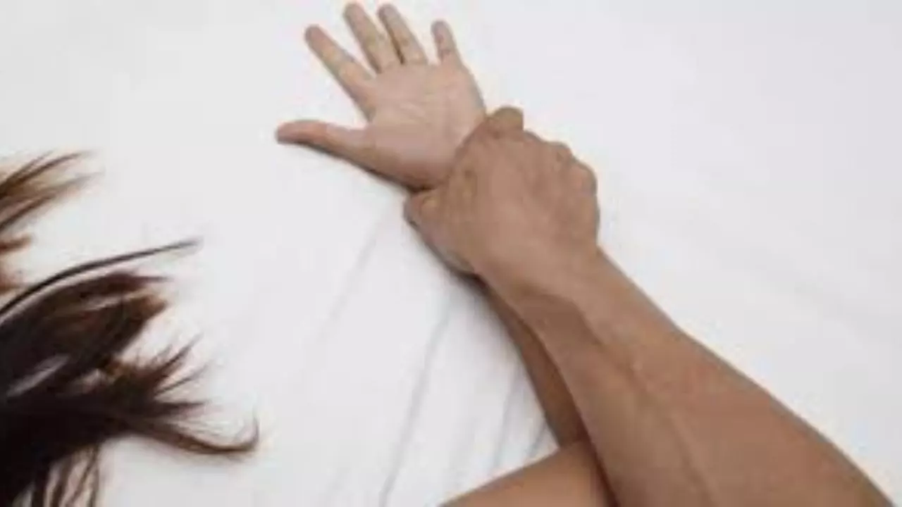 पिता बना हैवान! पत्नी की मौत के बाद बेटी से करने लगा था गलत काम, अब...