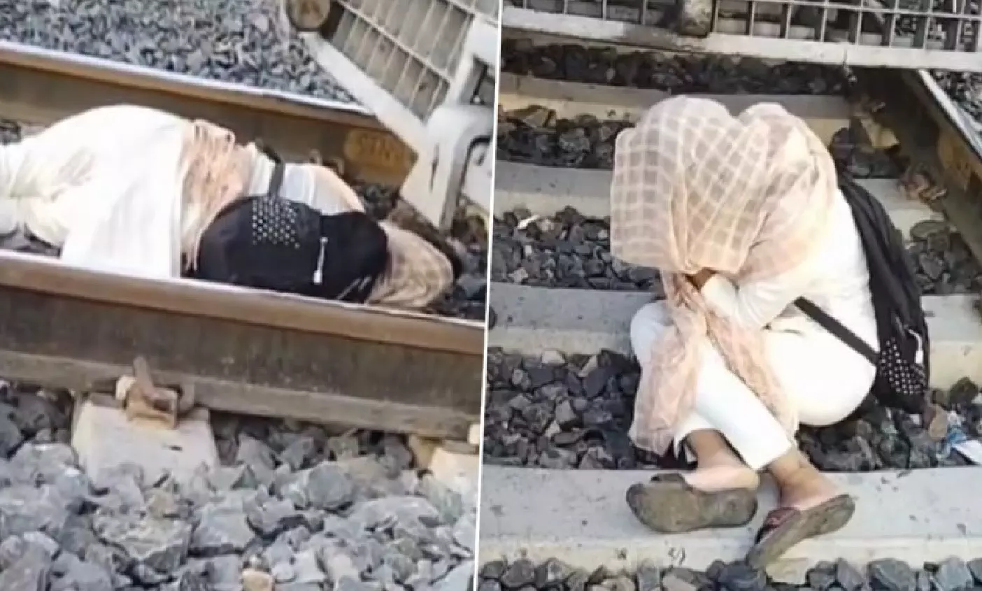 बिहार में आत्महत्या करने गई लड़की को आई नींद, रेलवे ट्रैक के बीच में लेटी; पायलट ने इमरजेंसी ब्रेक लगाकर बचाई जान बिहार में आत्महत्या करने गई लड़की को आई नींद, रेलवे ट्रैक के बीच में लेटी; पायलट ने इमरजेंसी ब्रेक लगाकर बचाई जान