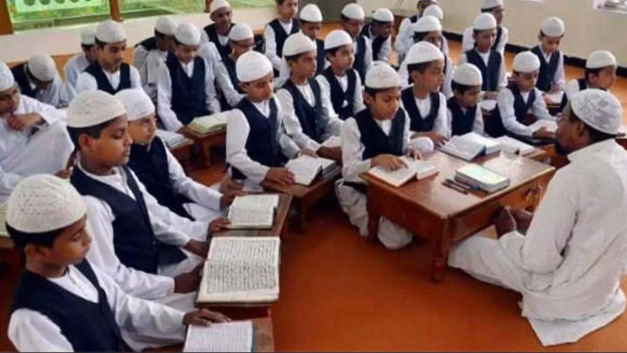 क्या भारत के हर मुसलमान को मदरसा शिक्षा का विरोध करना चाहिए? जानें NCPCR ने SC में क्या दिया जवाब