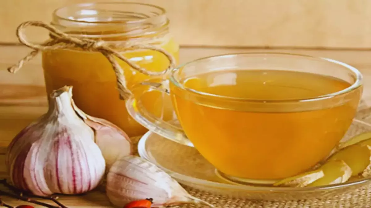 Health Tips : ब्लड प्रेशर से लेकर वजन कम होने तक मददगार है ये चाय, फायदे जान रह जाएंगे दंग