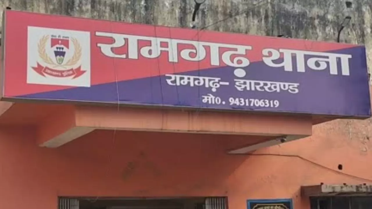 पति की मौत के बाद प्रेमी के साथ रहने लगी थी महिला, मिली अर्द्धनग्न लाश