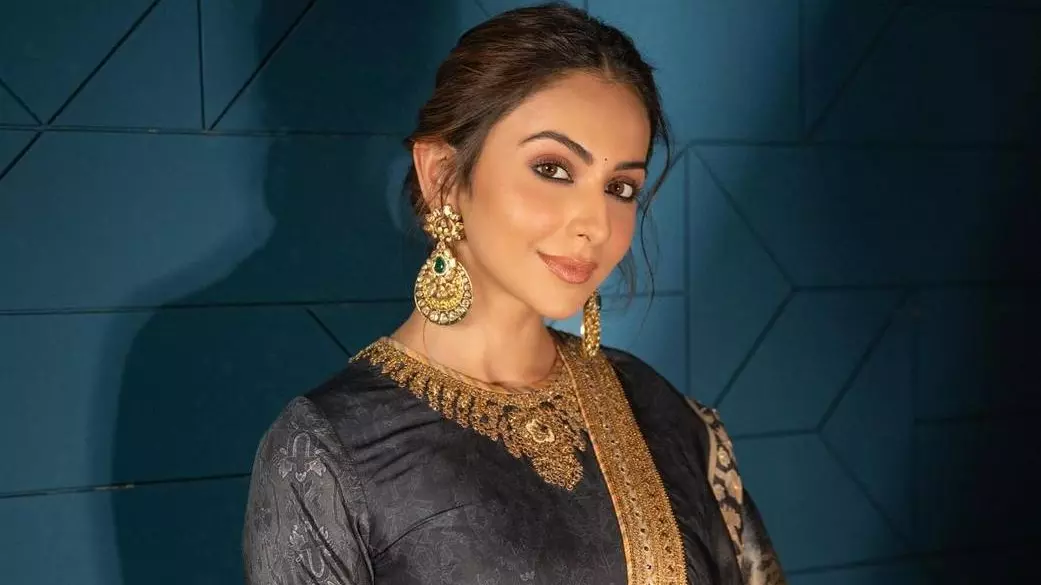 M.S Dhoni से रिप्लेस हो गई थी Rakul Preet Singh, इस एक्ट्रेस को मिला था मौका