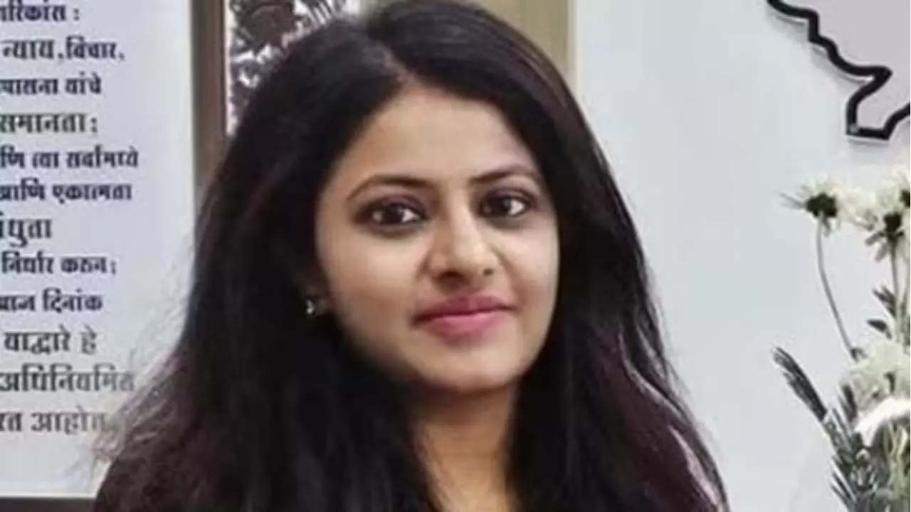 पूर्व IAS अधिकारी पूजा खेडकर की बढ़ी मुश्किलें, UPSC ने लगाया ये आरोप