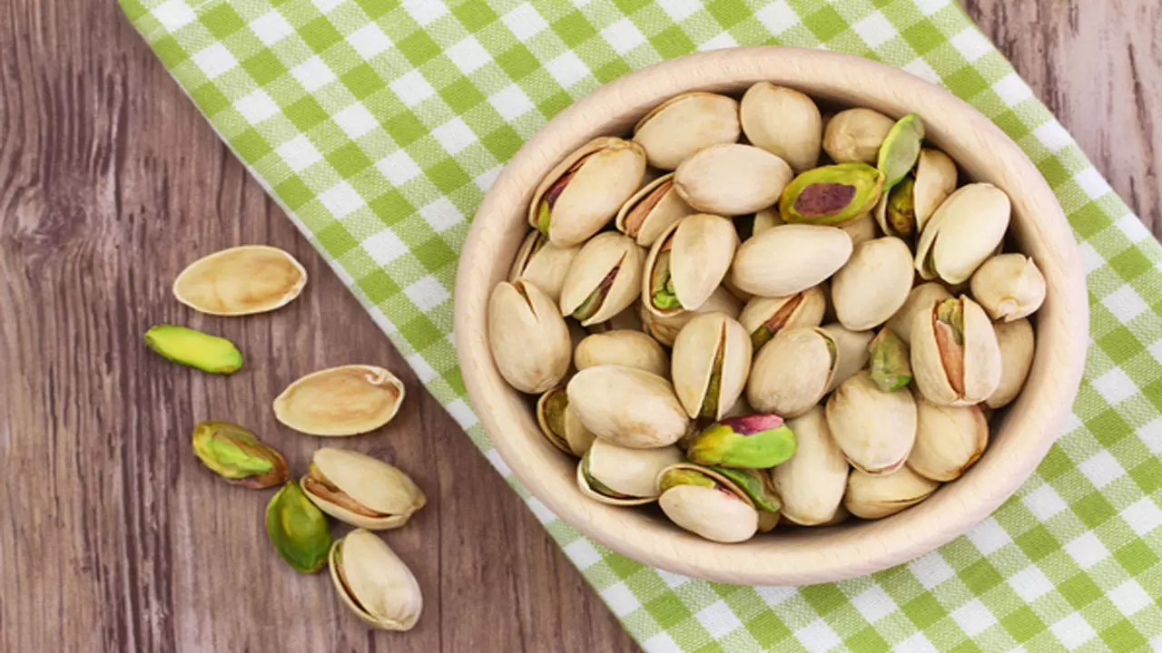 पिस्ता से जोड़ लें रिश्ता, आंखों से लेकर दिल तक के लिए फायदेमंद