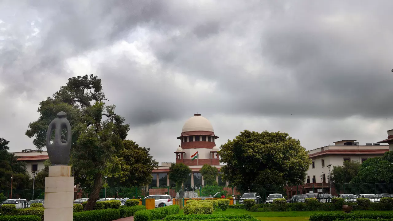 मिनरल रॉयल्टी पर सुप्रीम कोर्ट के फैसले की समीक्षा के लिए केंद्र सरकार ने दी याचिका, कहा- बढ़ेगा आर्थिक बोझ