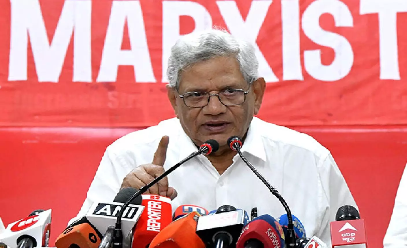 CPM नेता सीताराम येचुरी का 72 साल की उम्र में निधन, AIIMS में चल रहा था इलाज