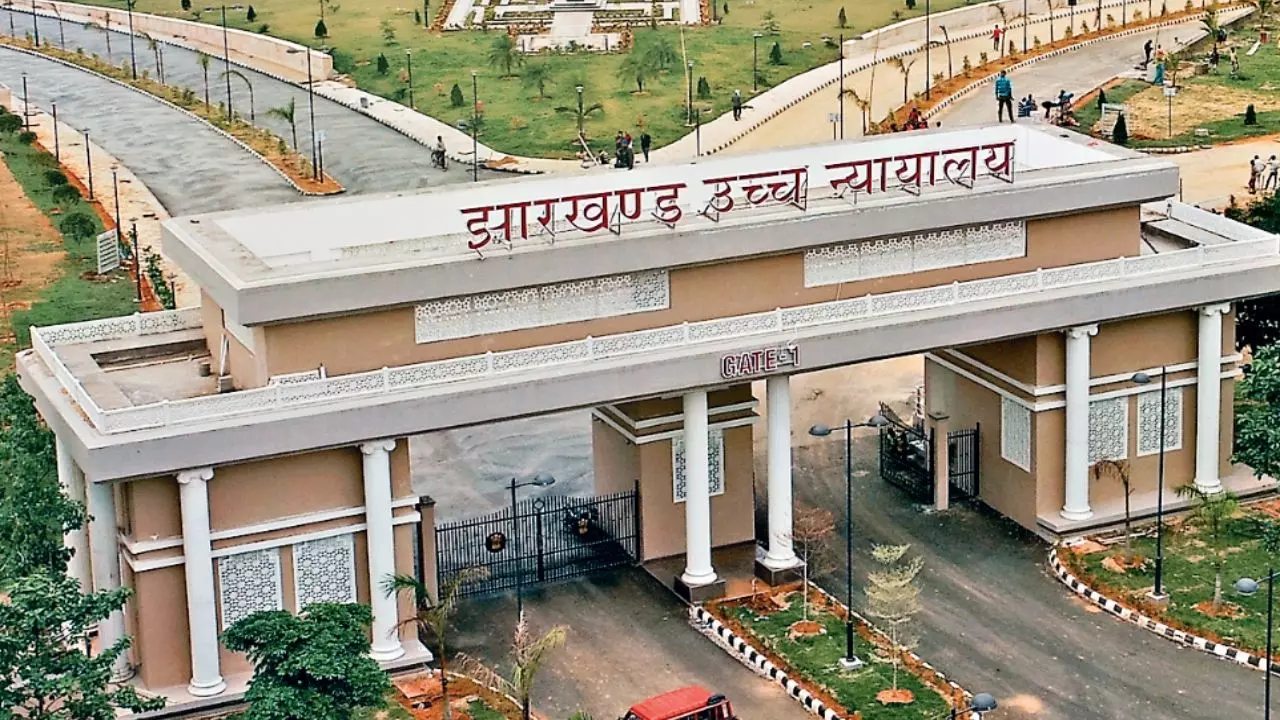 हाईकोर्ट में गुल हुई बिजली, डेढ़ घंटे ठप रही मुकदमों की सुनवाई