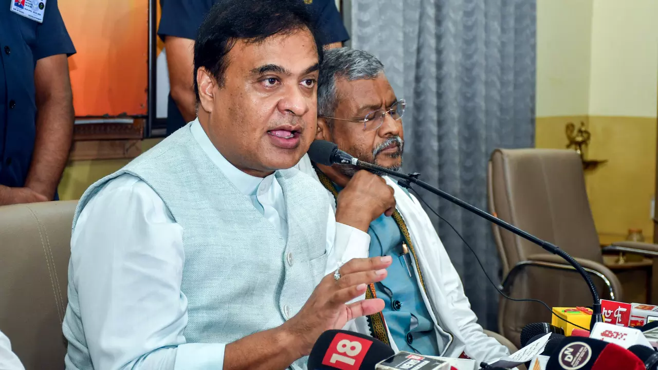 कांग्रेस का उकसावा...अतिक्रमण में बाधा, बेदखल अभियान में बवाल पर CM हिमंत कांग्रेस का उकसावा...अतिक्रमण में बाधा, बेदखल अभियान में बवाल पर CM हिमंत