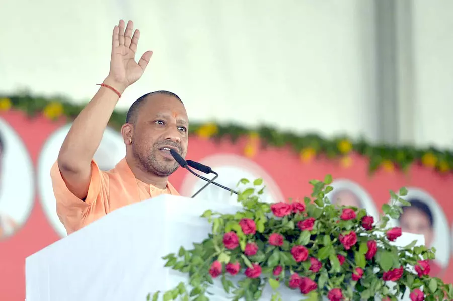 ज्ञानवापी मस्जिद नहीं भगवान शिव का है मंदिर, योगी आदित्यनाथ के बयान पर बवंडर