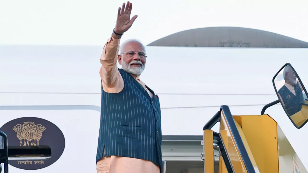 PM Modi International Visit: पीएम मोदी ने वहां रखा कदम जहां किसी भारतीय प्रधानमंत्री ने नहीं ली खबर