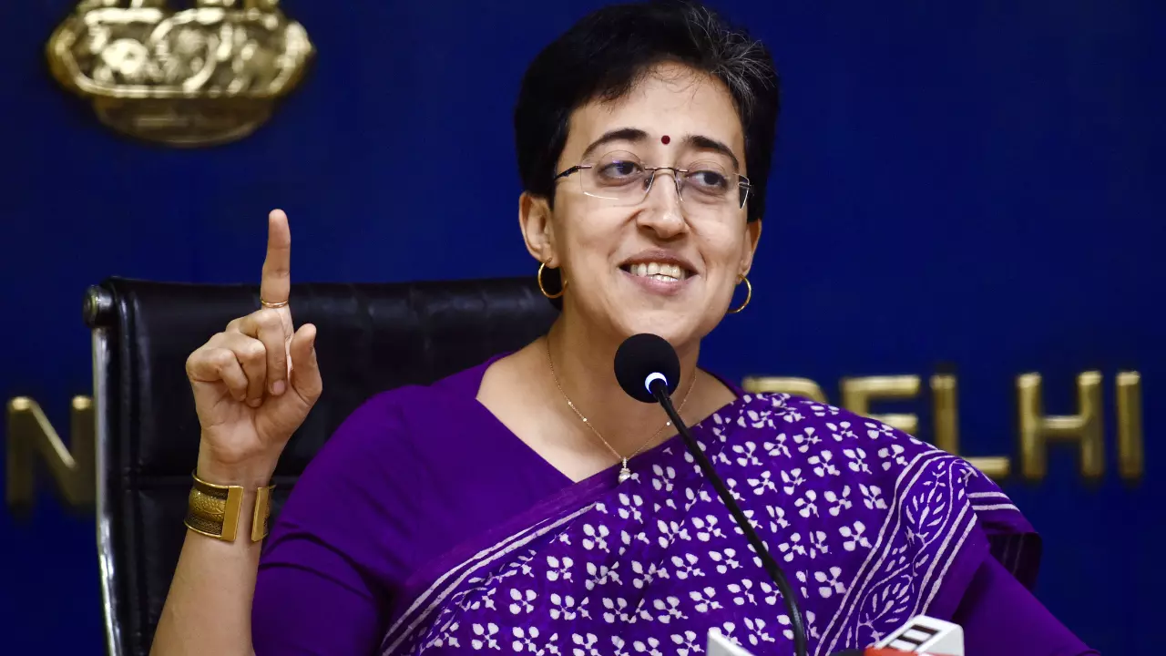 दिल्ली की नई सीएम का क्या है मध्य प्रदेश कनेक्शन, यहीं पति से हुई थी पहली मुलाकात!