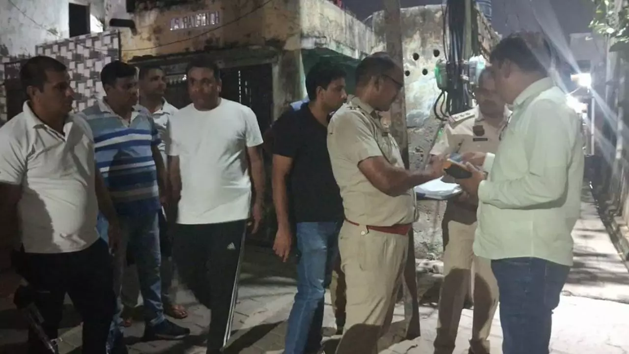 बाइक पर आए, तड़तड़ाई बंदूकें; गैंगवार में गैंगस्टर रवि मुनिया के भाई को भून डाला