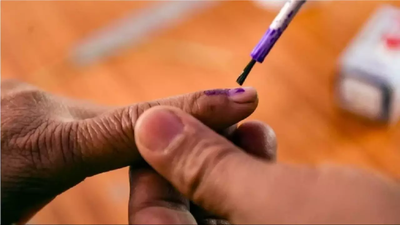Jammu Kashmir: दस साल बाद चुनाव, पहले चरण में 24 सीटों पर हो रही वोटिंग, भारी संख्या में सुरक्षाबल की तैनाती