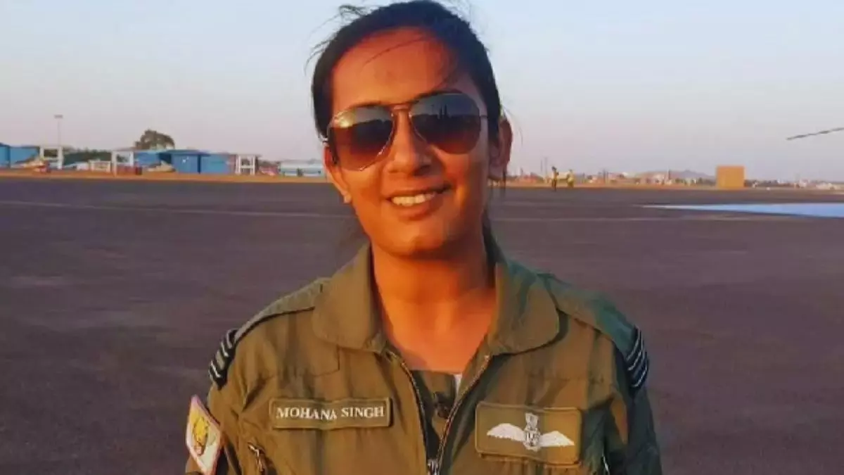 जानें कौन है मोहना सिंह जो LAC तेजस फाइटर फ्लीट में बनी पहली महिला पायलट