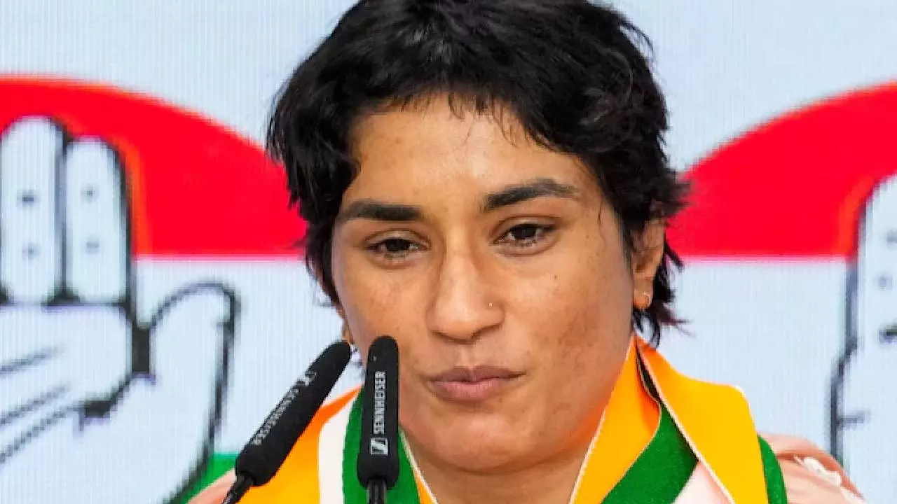‘बृजभूषण राजनीतिक ताकत से टिके हैं नहीं तो…’, विनेश फोगट ने साधा निशाना