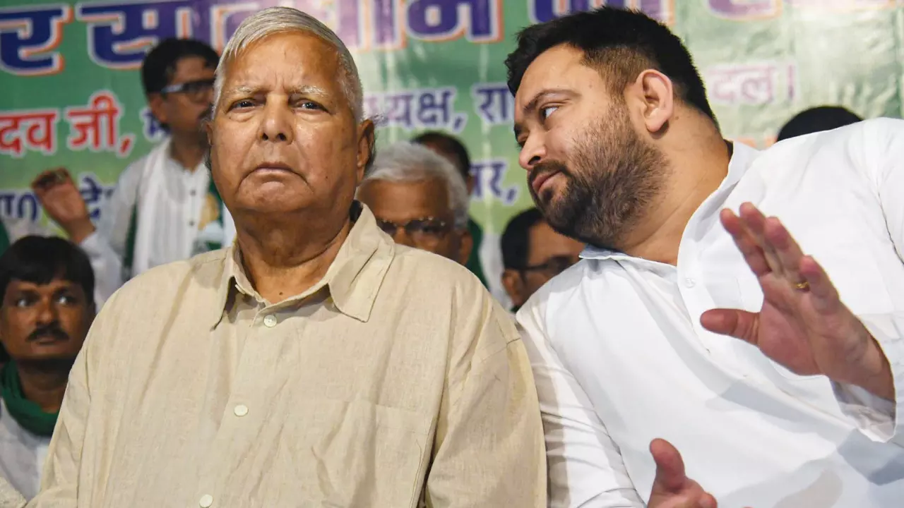 Lalu Yadav पर अब CBI का शिकंजा, गृह मंत्रालय का नौकरी के बदले जमीन मामले में बड़ा आदेश