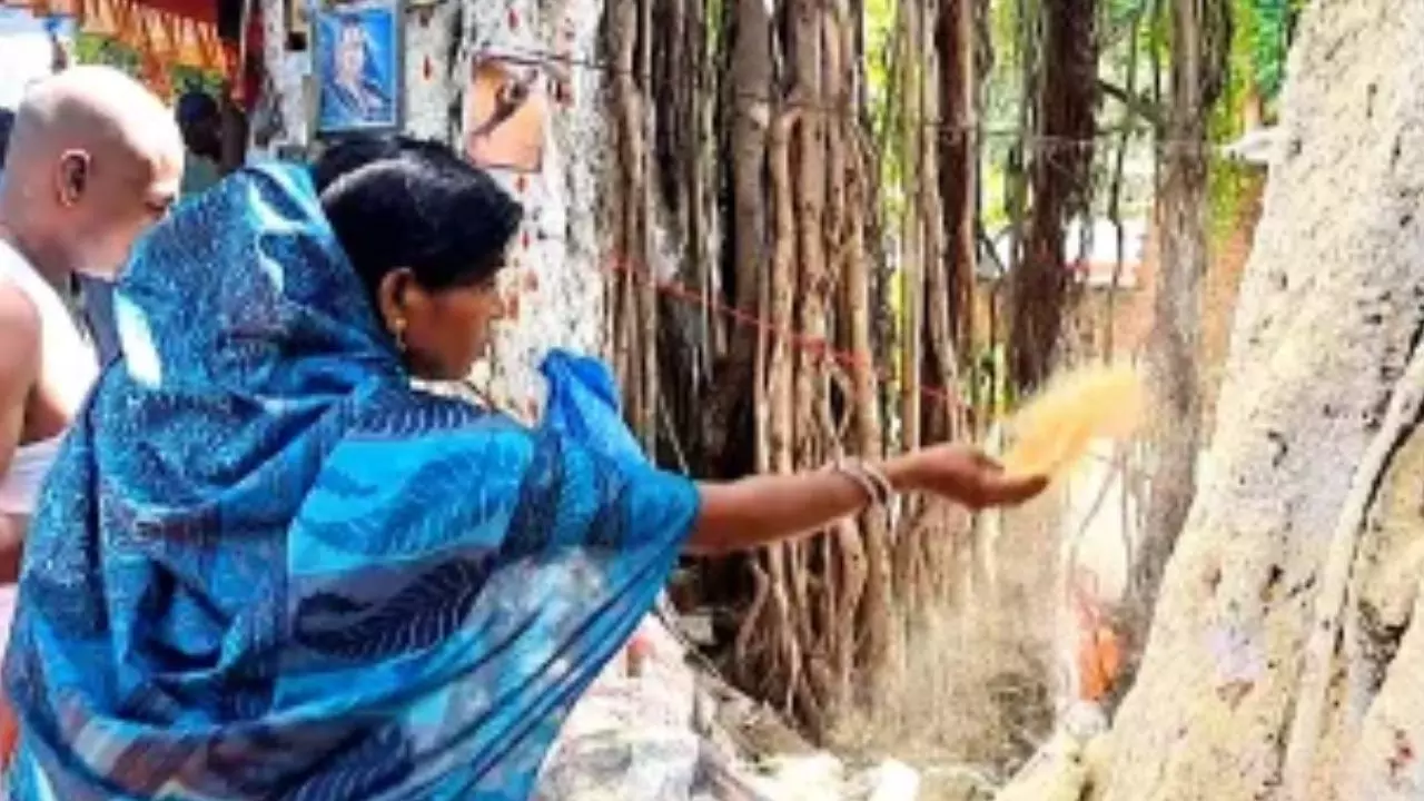 पितृपक्ष: ब्रह्मकुंड में पिंडदान के बाद प्रेतशिला पर सत्तू उड़ाने का रिवाज, जानें क्या है रहस्य