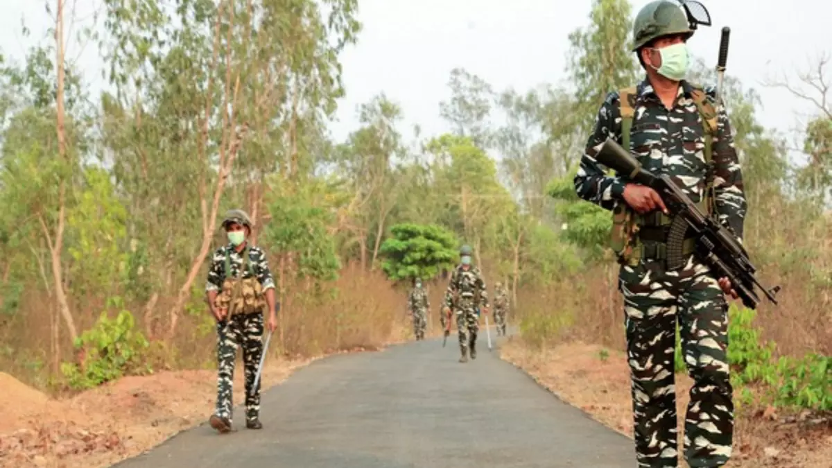 छत्तीसगढ़ के जंगलों में पति-पत्नी का खौफ, इनाम में थे 20 लाख रुपये, नक्सलियों ने किया सरेंडर
