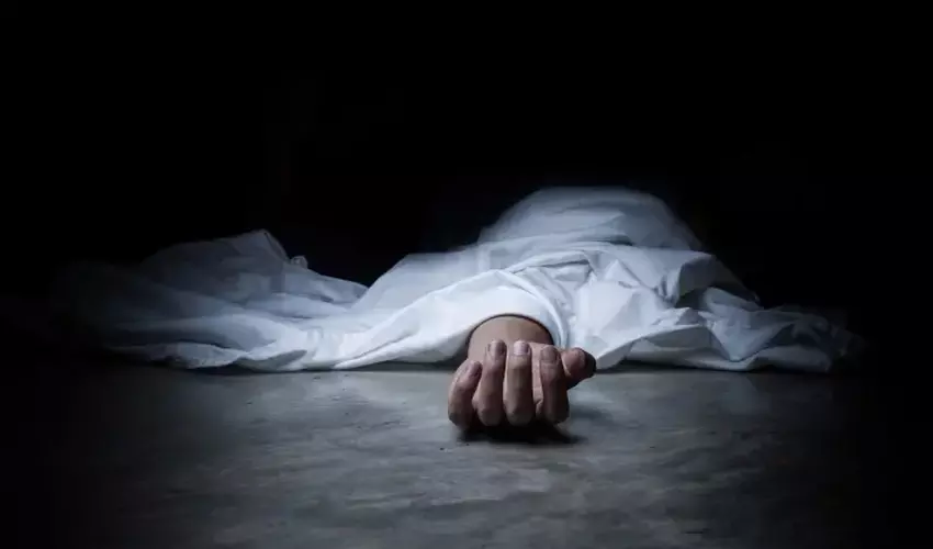 बकरा काटने वाले चाकू से दोस्त को काट डाला, झाड़ियों में मिला शव; केवल दो रुपये की थी लड़ाई बकरा काटने वाले चाकू से दोस्त को काट डाला, झाड़ियों में मिला शव; केवल दो रुपये की थी लड़ाई