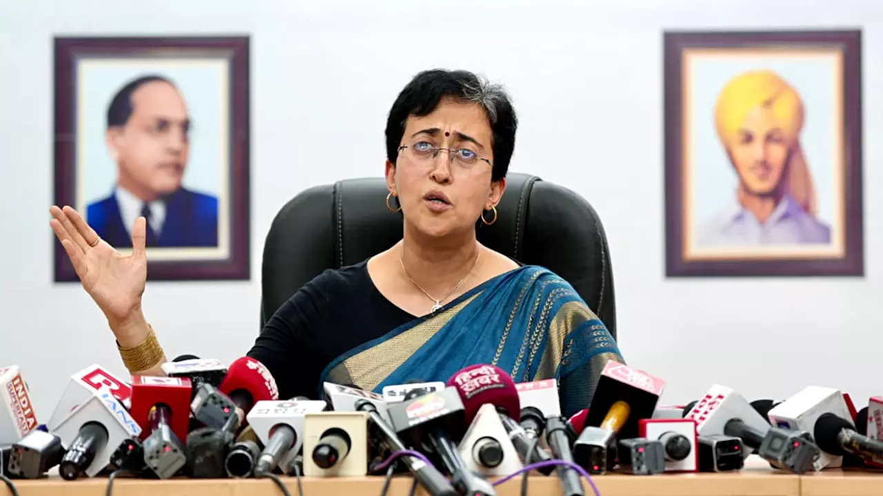आतिशी लेंगी बड़ा फैसला! आज संभालेंगी सीएम पद का कार्यभार, नई सरकार की पहली कैबिनेट बैठक