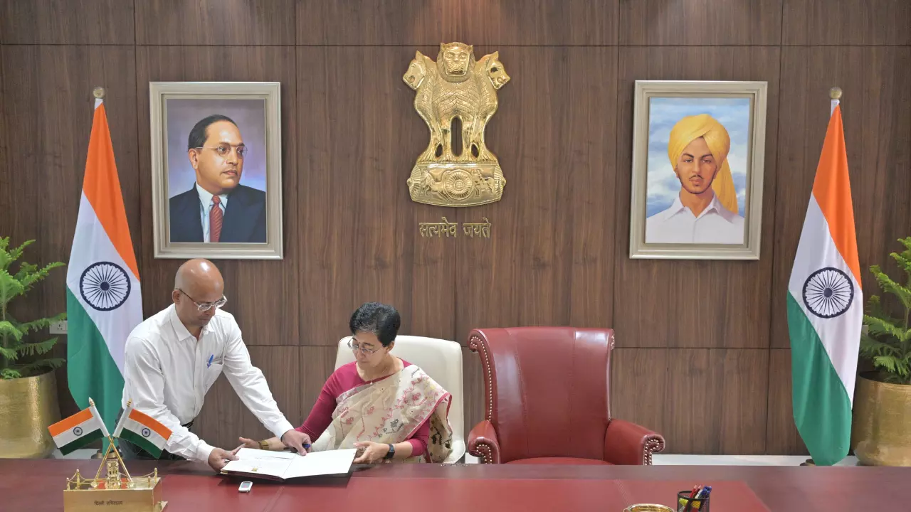 आतिशी अकेली भरत नहीं हैं, भारत में पहले भी इन CM ने दोहराया था रामायण का किस्सा