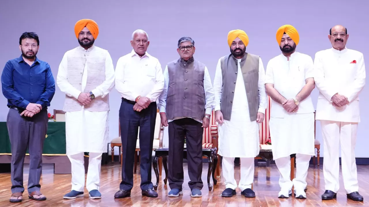 भगवंत मान कैबिनेट में 5 नए चेहरों की एंट्री, पढ़िए पूरा बही खाता