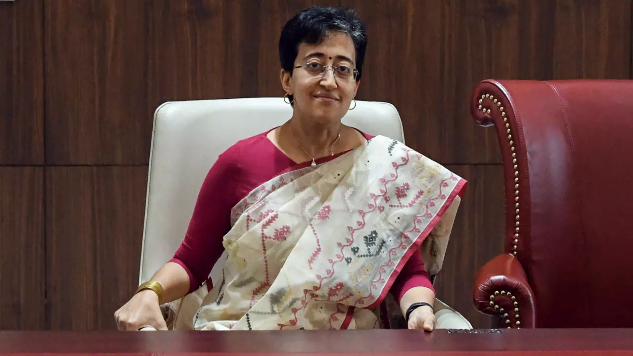 पहला आदेश रद्द! LG से नहीं मिली मंजूरी, CM आतिशी के आगे और कितनी चुनौतियां?