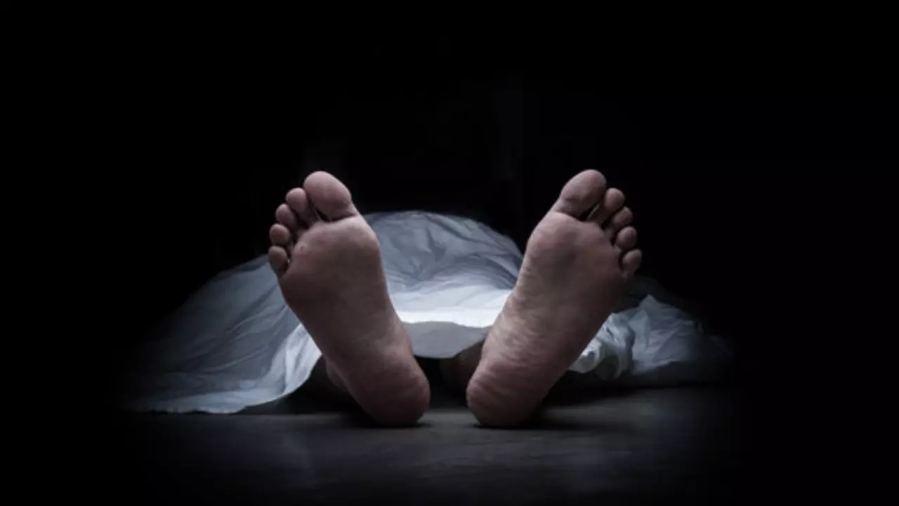 कार में सुसाइड: एक ही परिवार के 5 लोगों ने लगाया मौत को गले, इलाके में सनसनी