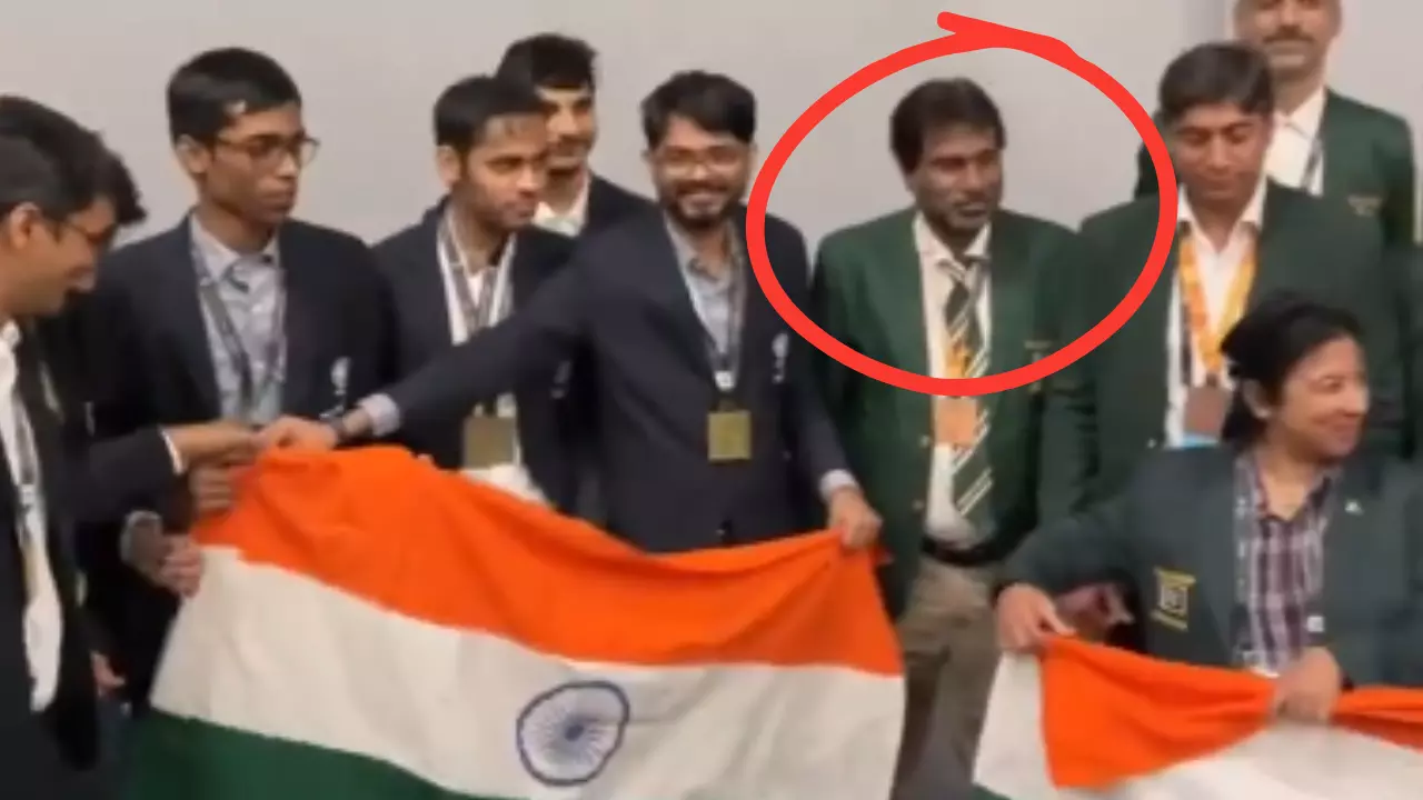 तिरंगा लेकर झूम उठे पाकिस्तानी, भारत की जीत का मनाया जश्न, देखें वायरल VIDEO