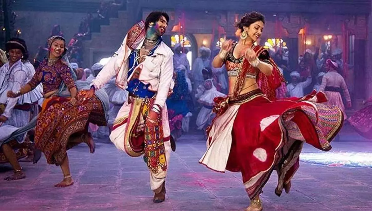 ये हेल्थ बेनेफिट्स जानने के बाद गरबा के लिए कभी नहीं करेंगे मना