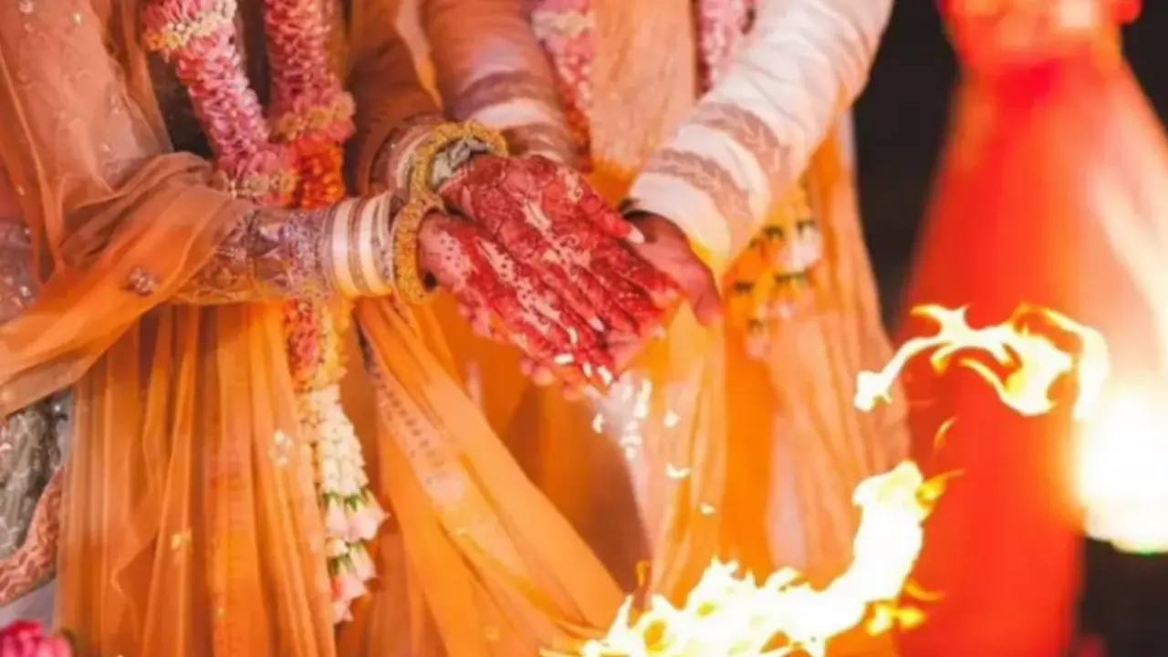 1000 रुपये के कारण दरवाजे से लौटी बारात! बिचौलिए ने बिगाड़ी शादी