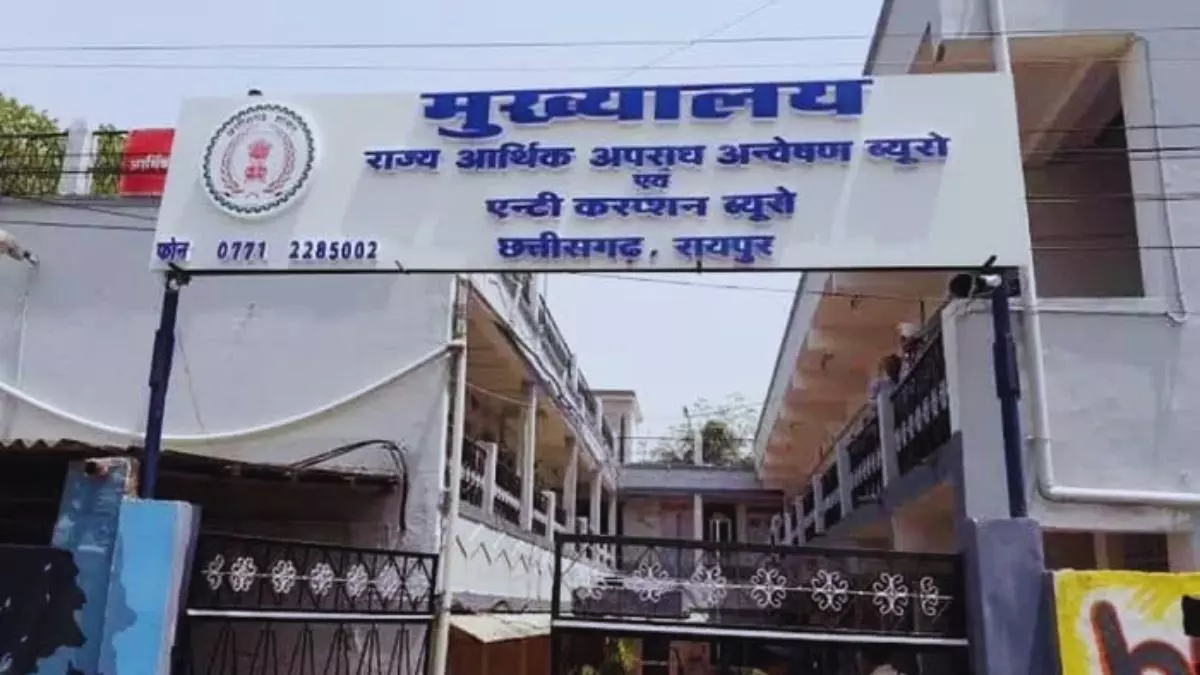 IAS ने शराब नीति में बदलाव कर झारखंड के खजाने को पहुंचाया नुकसान, छत्तीसगढ़ तक पहुंची जांच की आंच; 7 पर केस दर्ज