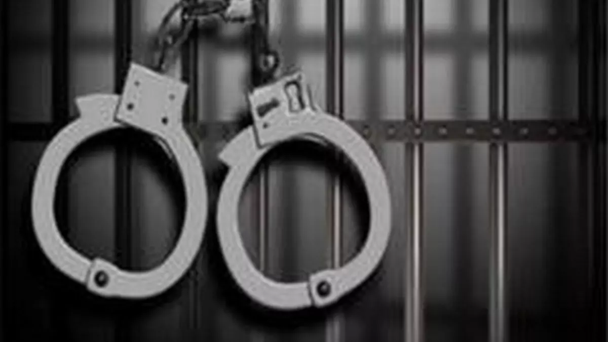 वृंदावन में साधु के वेश में रह रहा था 300 करोड़ रूपये के गबन का सरगना, महाराष्ट्र पुलिस ने पकड़ा