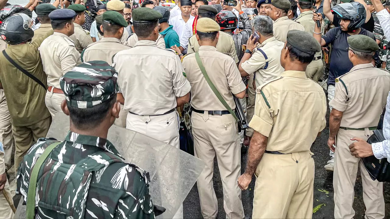 काली मंदिर के पास मिला नॉनवेज, झारखंड में लोगों ने किया हंगामा