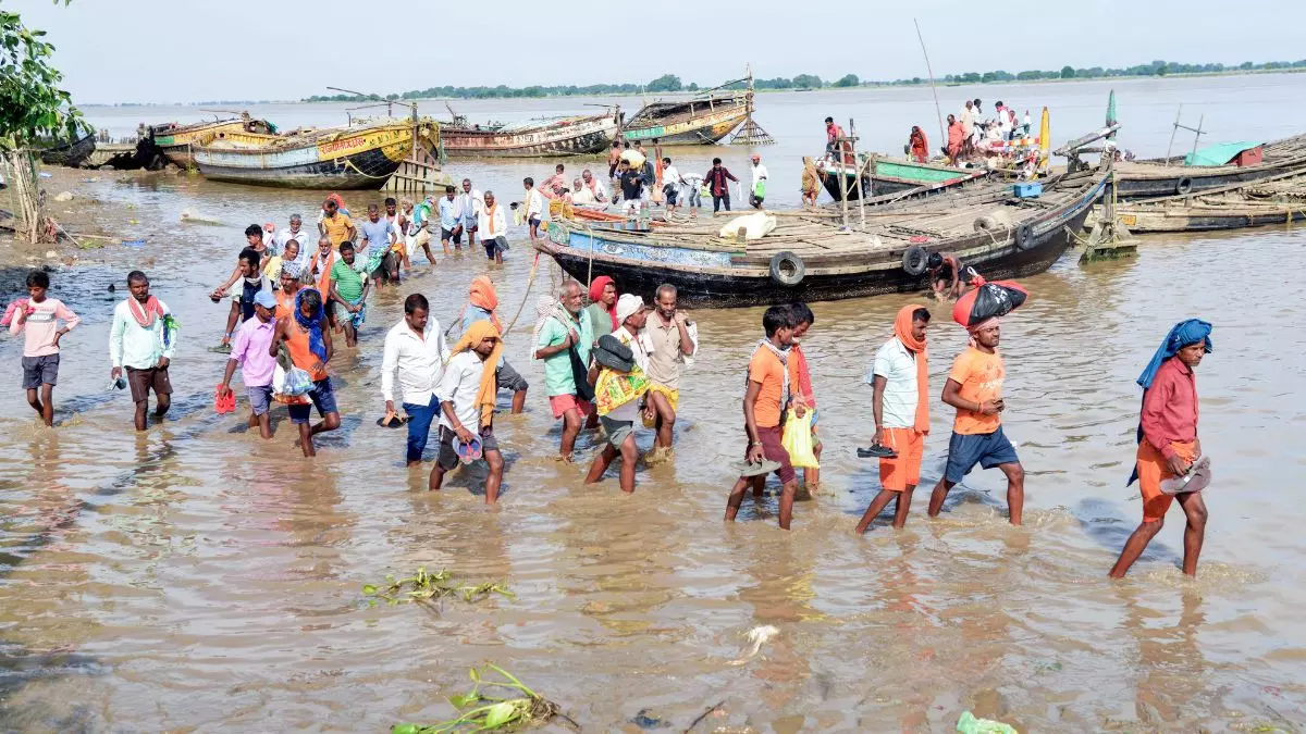 बिहार में बाढ़ से हाहाकार, अब तक 10 लाख लोग प्रभावित, 200 लोगों की हुई मौत