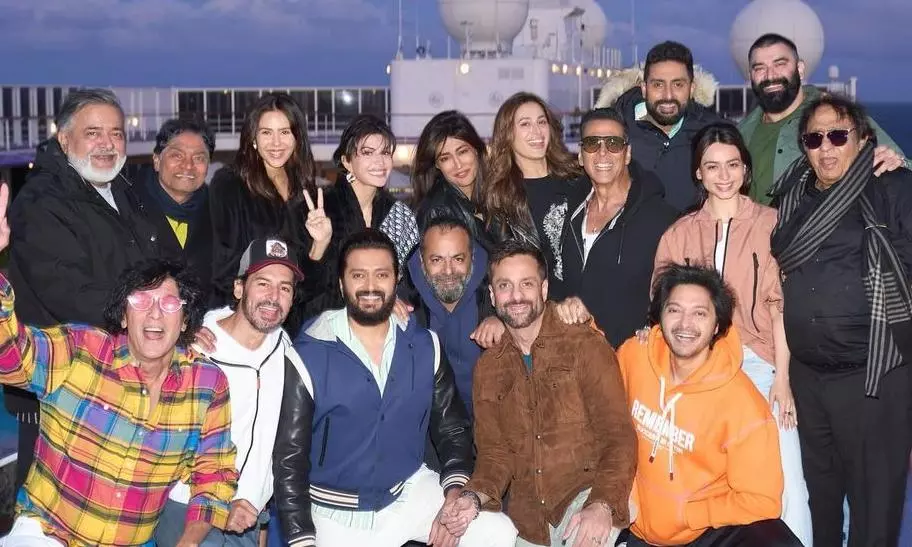 Housefull 5 के सेट से आई स्टार कास्ट की तस्वीर, डायरेक्टर ने बताई फिल्म की रिलीज डेट