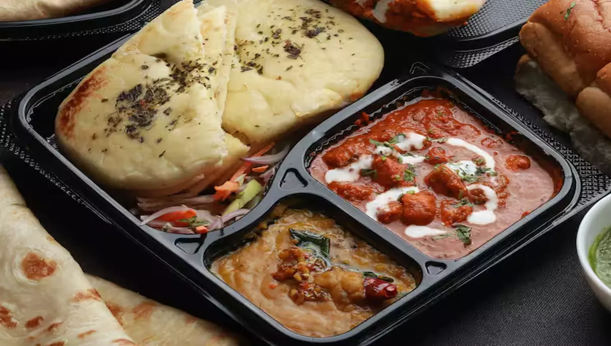 होटल से आए काले डब्बे को दोबारा करते हैं इस्तेमाल तो जान लें ये खतरे