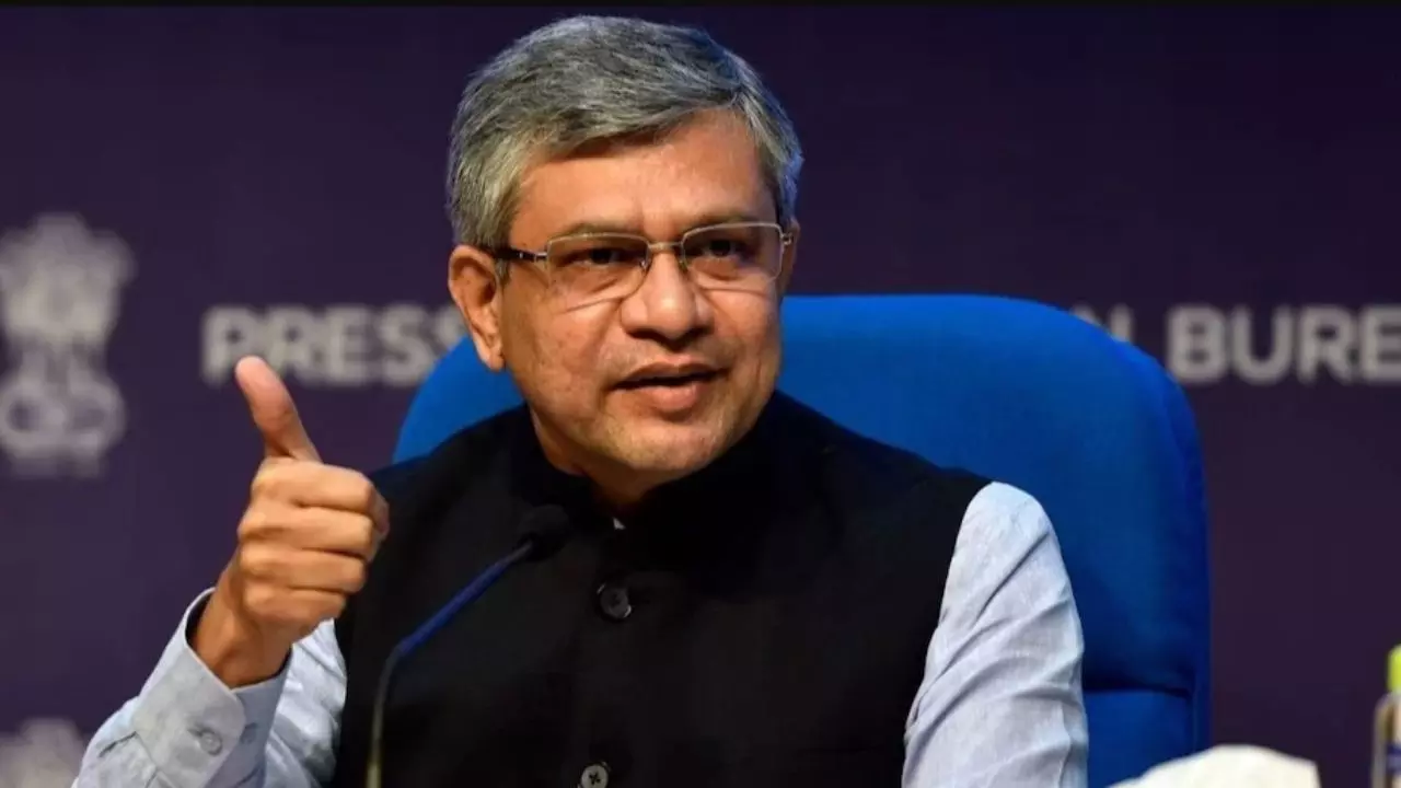 दिवाली से पहले रेल कर्मचारियों को PM मोदी का बड़ा तोहफा, पांच भाषाओं का दिया दर्जा